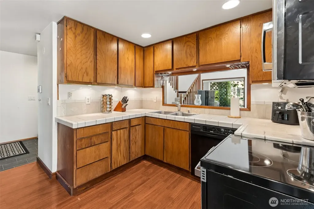 2407 SE 8th Place Renton WA 98055