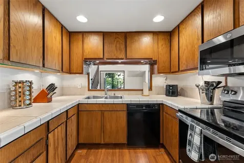 2407 SE 8th Place Renton WA 98055
