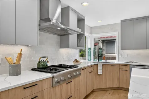 22711 SE 27th Street Sammamish WA 98075