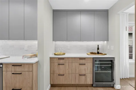 22711 SE 27th Street Sammamish WA 98075