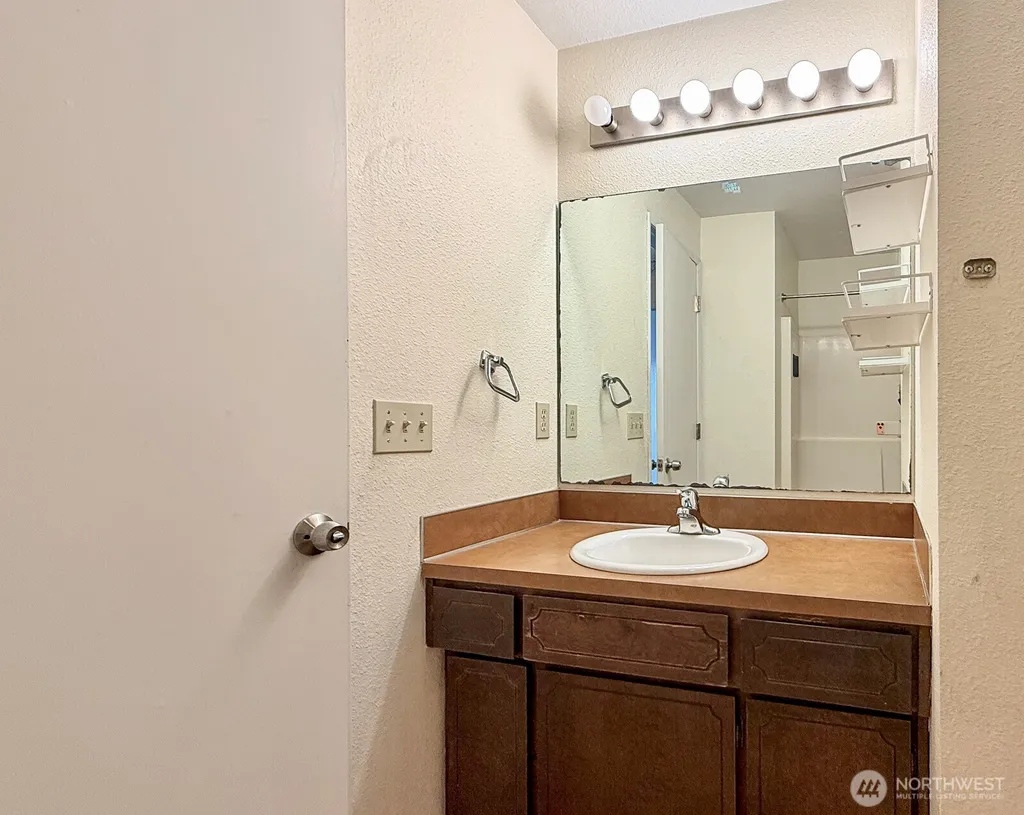 136 Mckean Court Enumclaw WA 98022