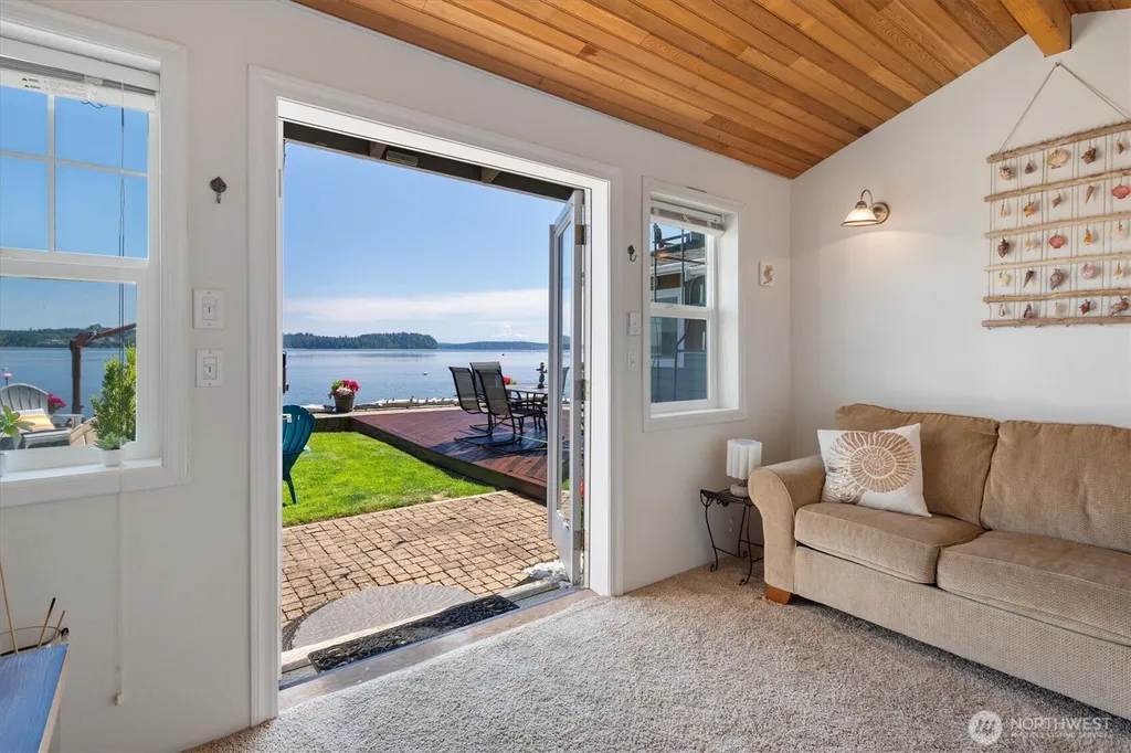 9946 Johnson Point Road NE Olympia WA 98516