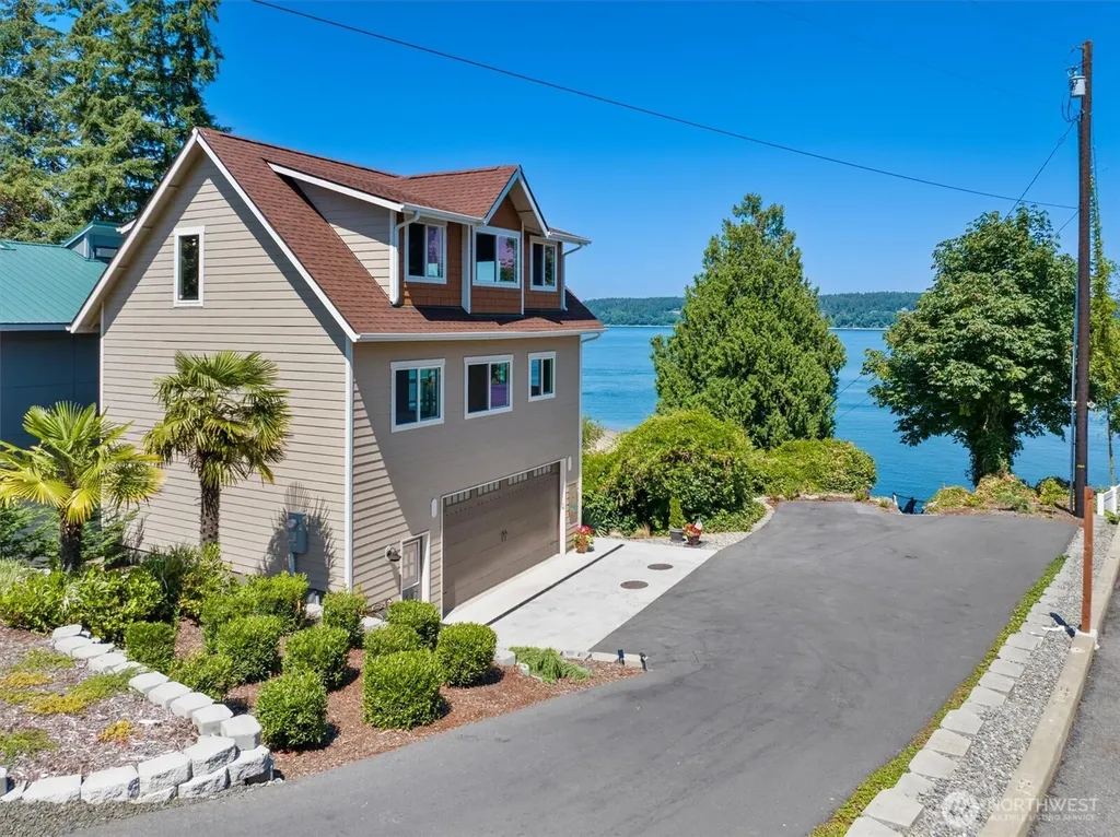 9946 Johnson Point Road NE Olympia WA 98516