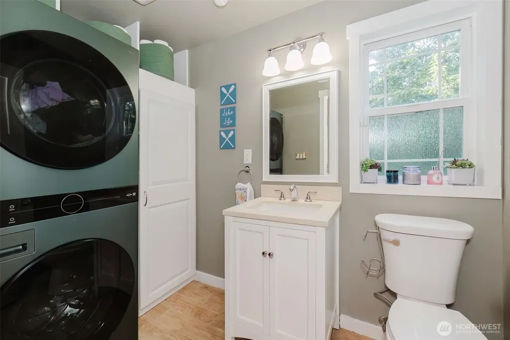 8022 Long Lake Road SE Port Orchard WA 98367