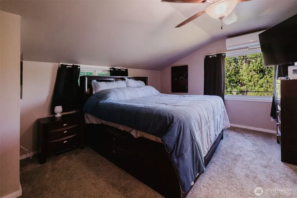 8022 Long Lake Road SE Port Orchard WA 98367