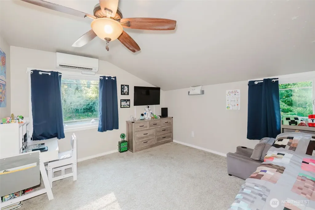 8022 Long Lake Road SE Port Orchard WA 98367