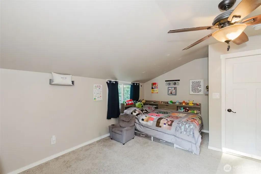 8022 Long Lake Road SE Port Orchard WA 98367