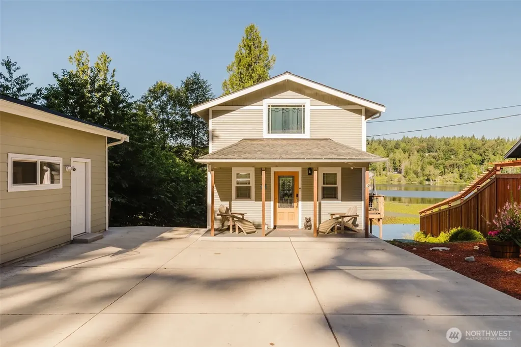 8022 Long Lake Road SE Port Orchard WA 98367