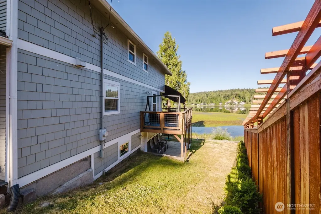 8022 Long Lake Road SE Port Orchard WA 98367