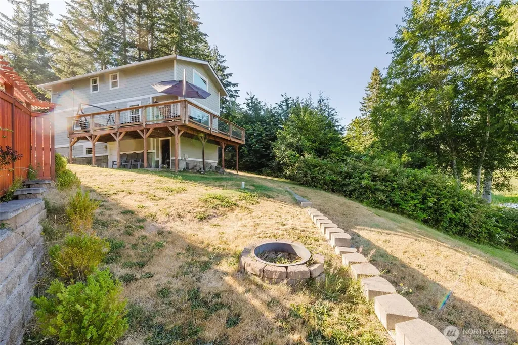 8022 Long Lake Road SE Port Orchard WA 98367
