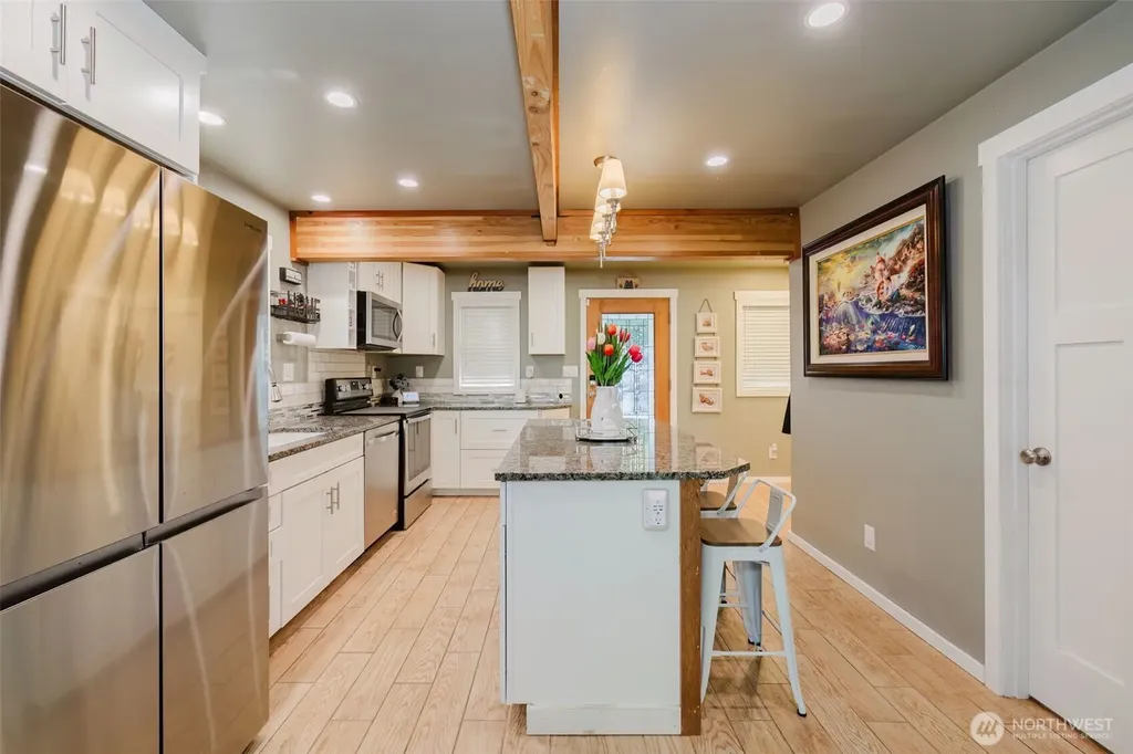 8022 Long Lake Road SE Port Orchard WA 98367