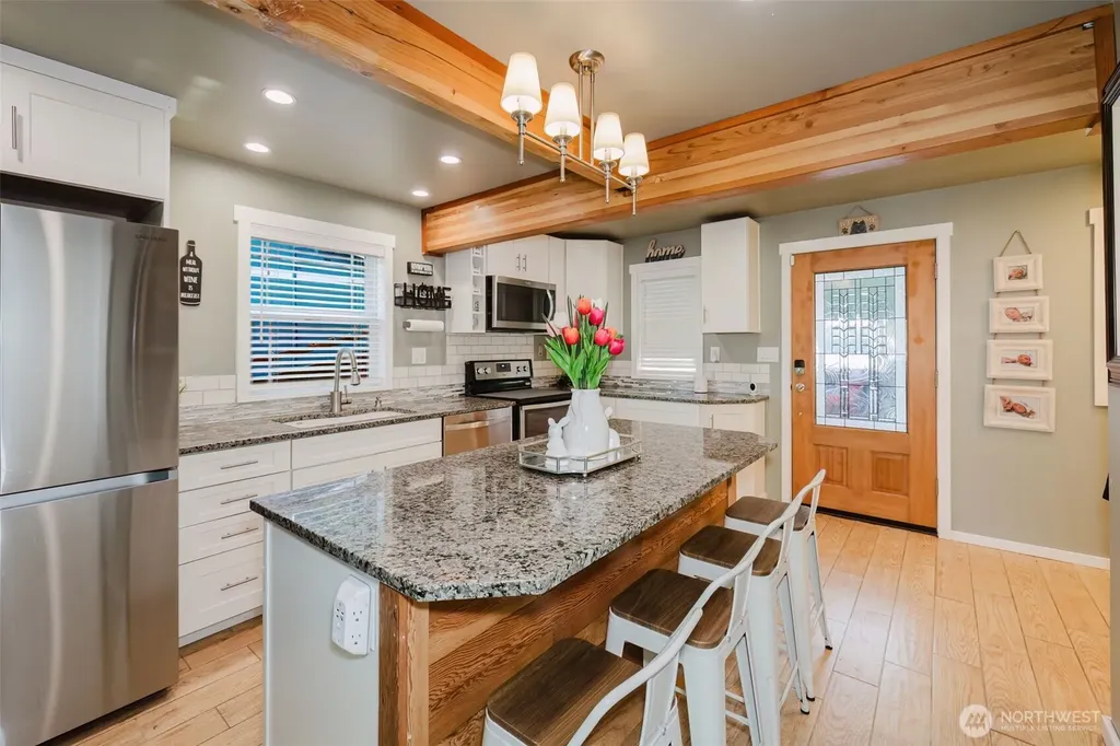 8022 Long Lake Road SE Port Orchard WA 98367