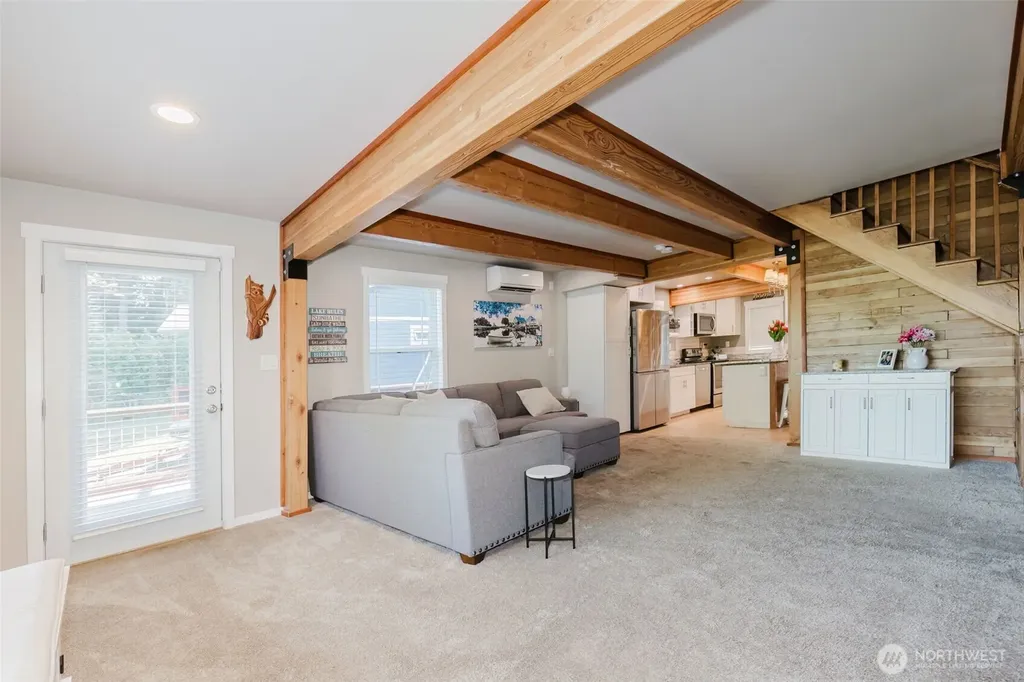 8022 Long Lake Road SE Port Orchard WA 98367