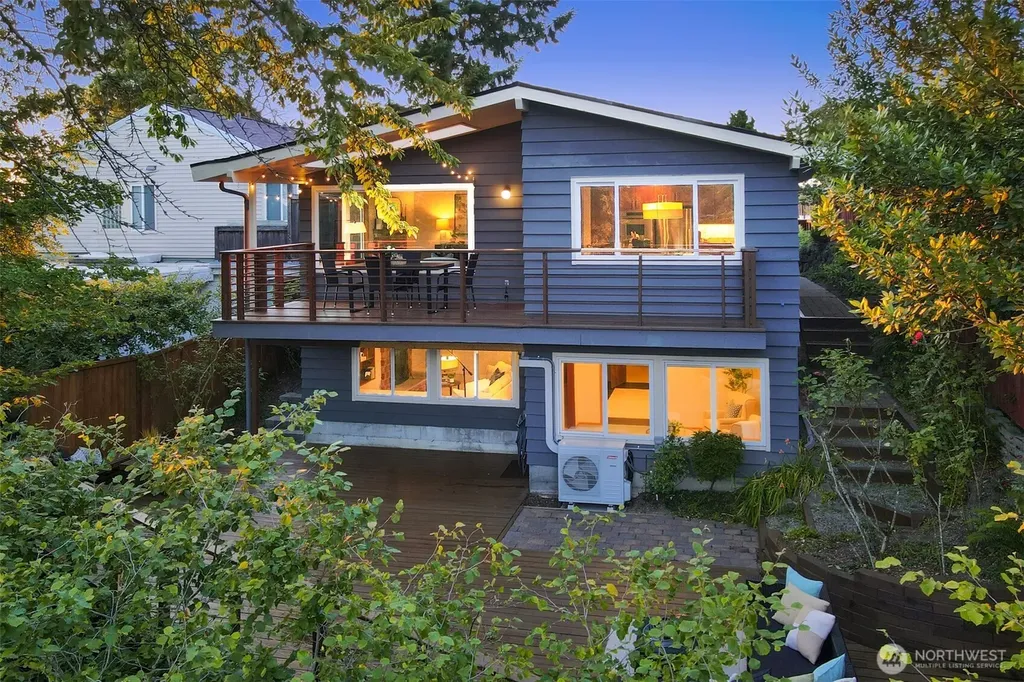 3927 SW Frontenac Street Seattle WA 98136