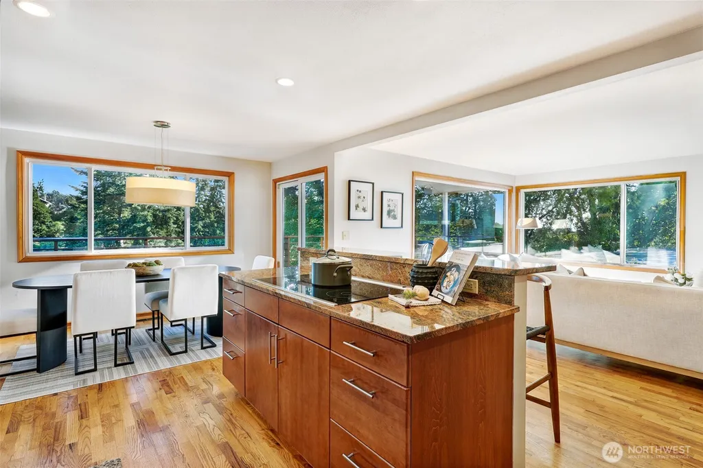 3927 SW Frontenac Street Seattle WA 98136
