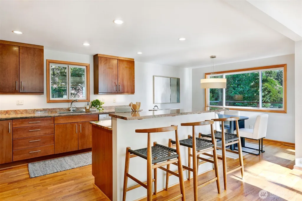 3927 SW Frontenac Street Seattle WA 98136