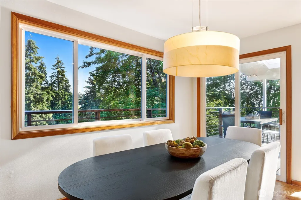 3927 SW Frontenac Street Seattle WA 98136
