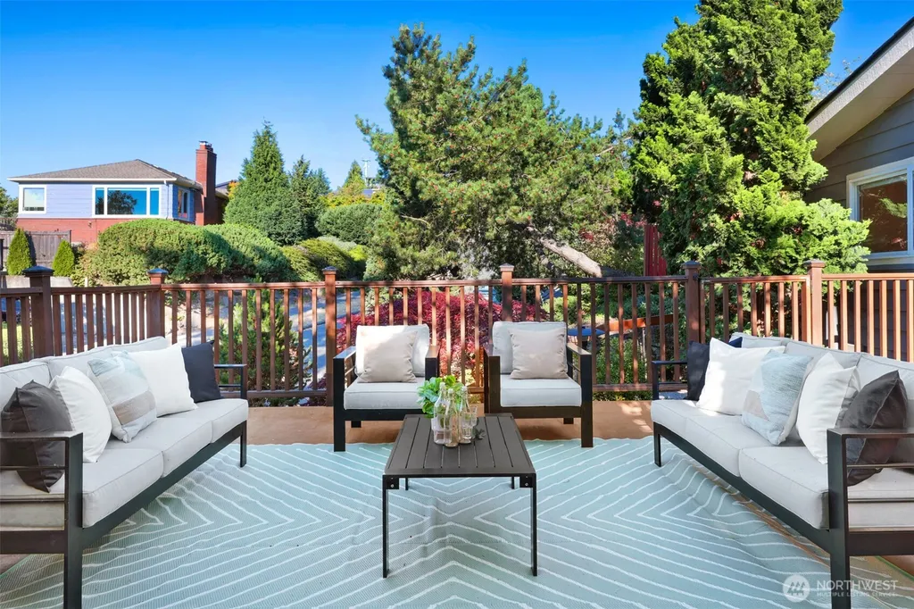 3927 SW Frontenac Street Seattle WA 98136
