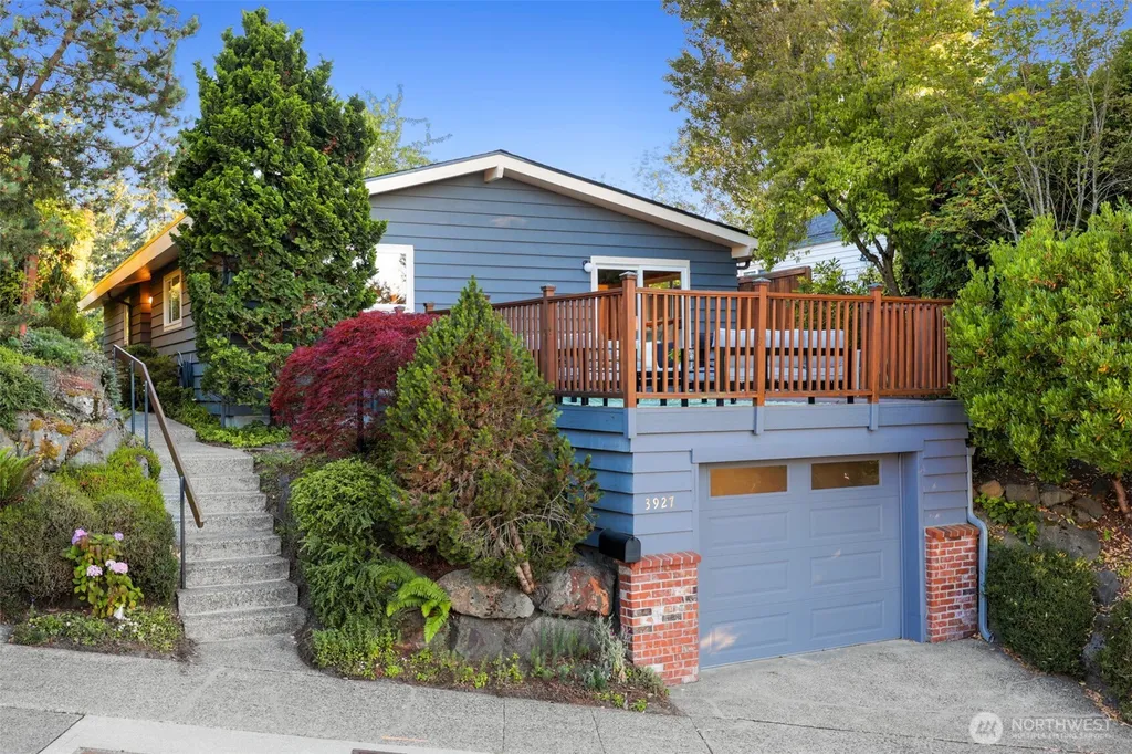 3927 SW Frontenac Street Seattle WA 98136