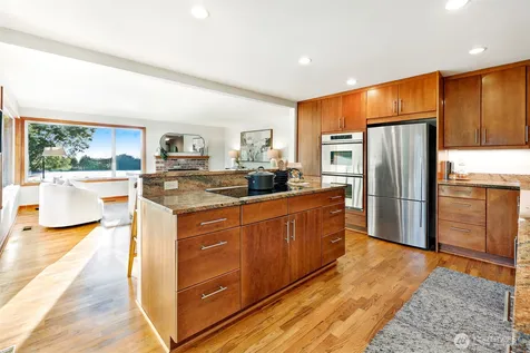 3927 SW Frontenac Street Seattle WA 98136