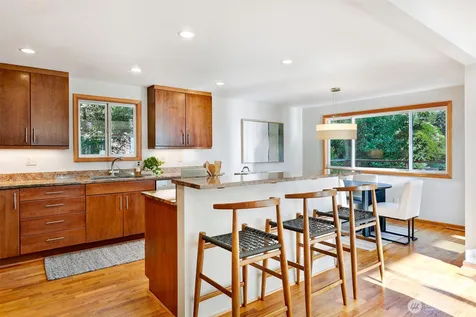 3927 SW Frontenac Street Seattle WA 98136