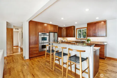 3927 SW Frontenac Street Seattle WA 98136