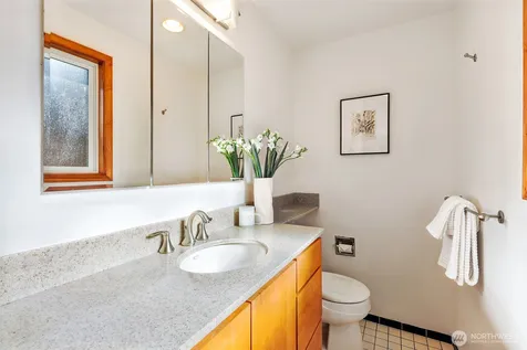 3927 SW Frontenac Street Seattle WA 98136
