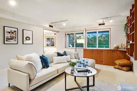 3927 SW Frontenac Street Seattle WA 98136