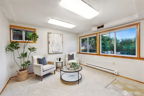 3927 SW Frontenac Street Seattle WA 98136