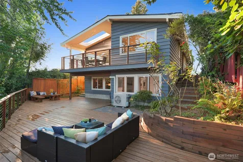 3927 SW Frontenac Street Seattle WA 98136