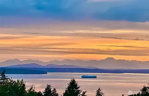 3927 SW Frontenac Street Seattle WA 98136