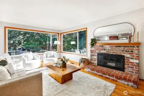 3927 SW Frontenac Street Seattle WA 98136
