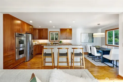 3927 SW Frontenac Street Seattle WA 98136