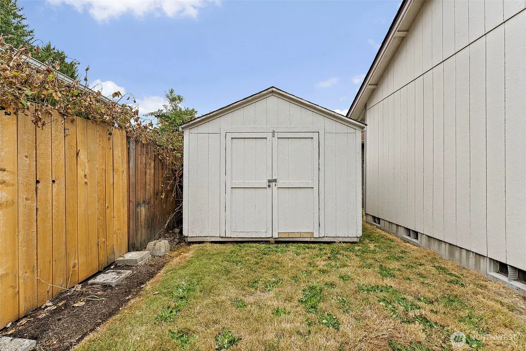628 S 117th Street Tacoma WA 98444