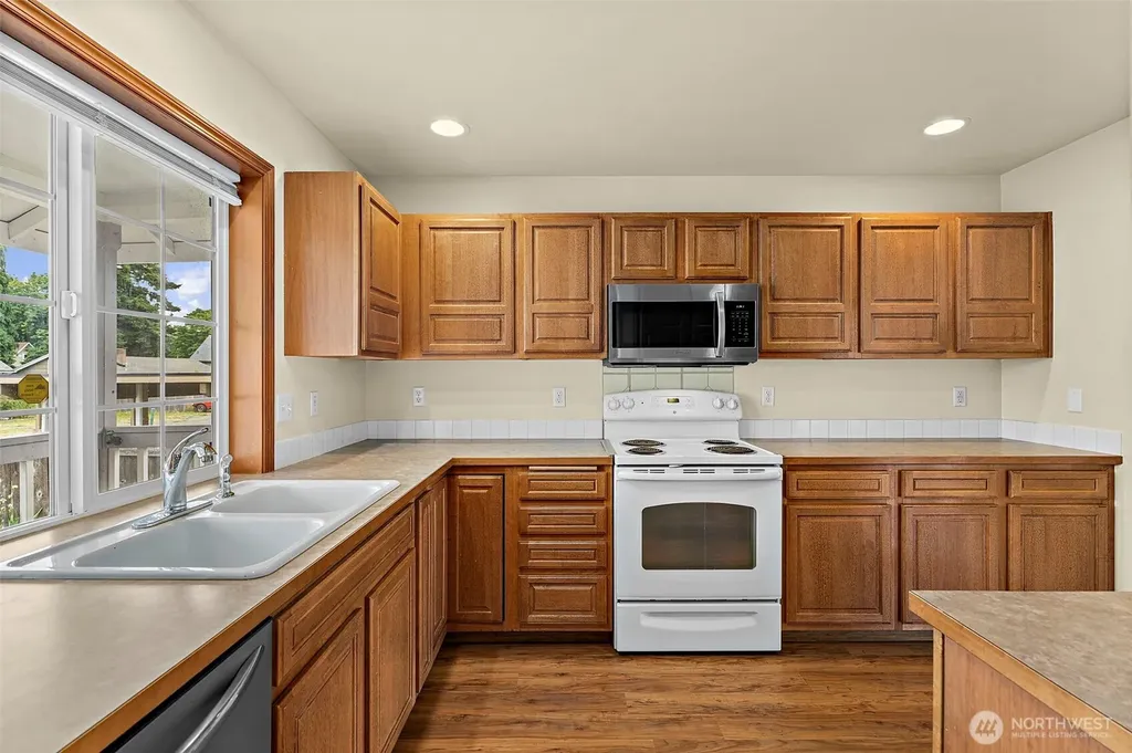 628 S 117th Street Tacoma WA 98444