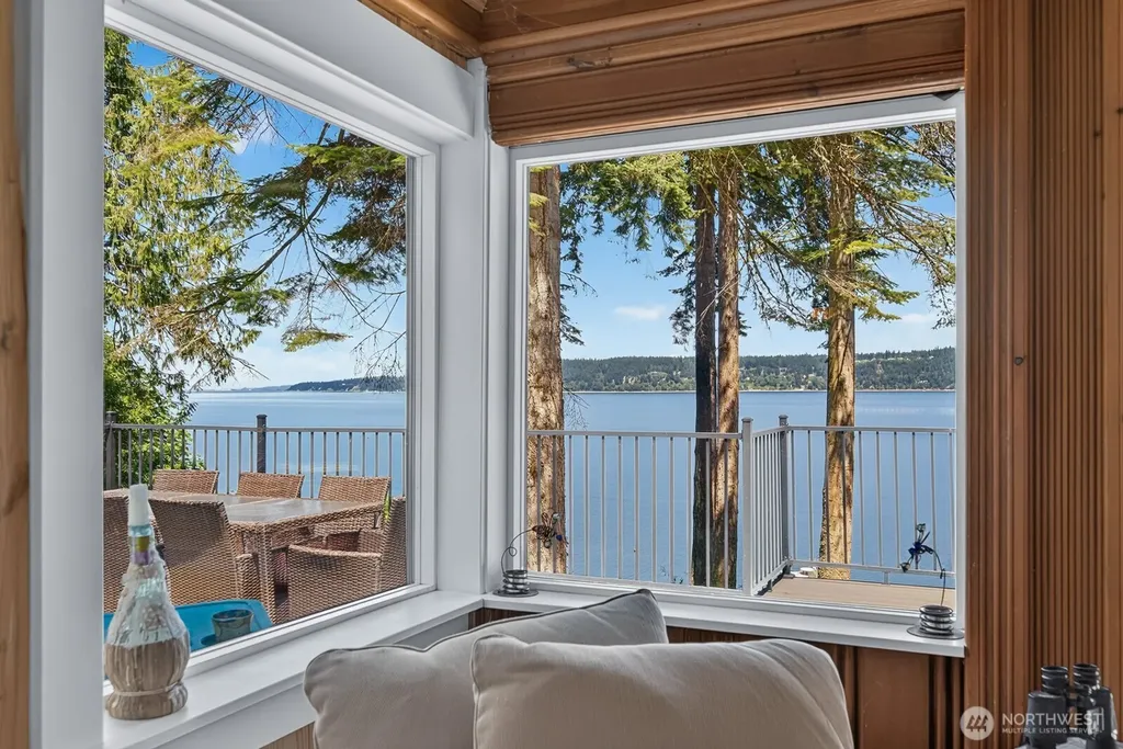 3365 Shoreline Drive Camano Island WA 98282