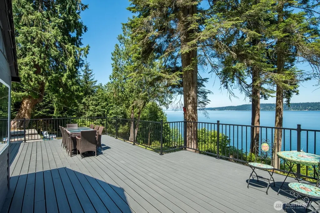3365 Shoreline Drive Camano Island WA 98282