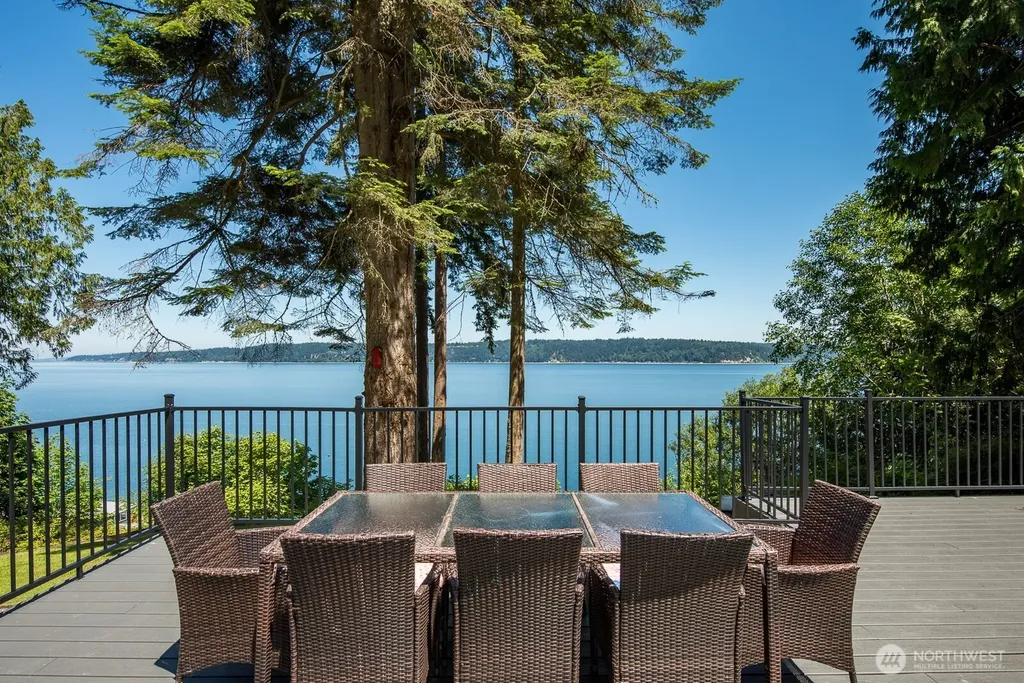 3365 Shoreline Drive Camano Island WA 98282