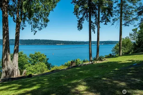 3365 Shoreline Drive Camano Island WA 98282