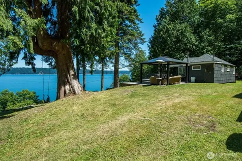 3365 Shoreline Drive Camano Island WA 98282