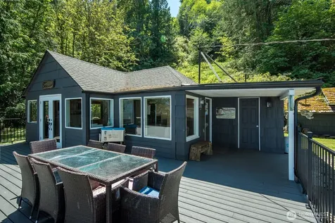 3365 Shoreline Drive Camano Island WA 98282