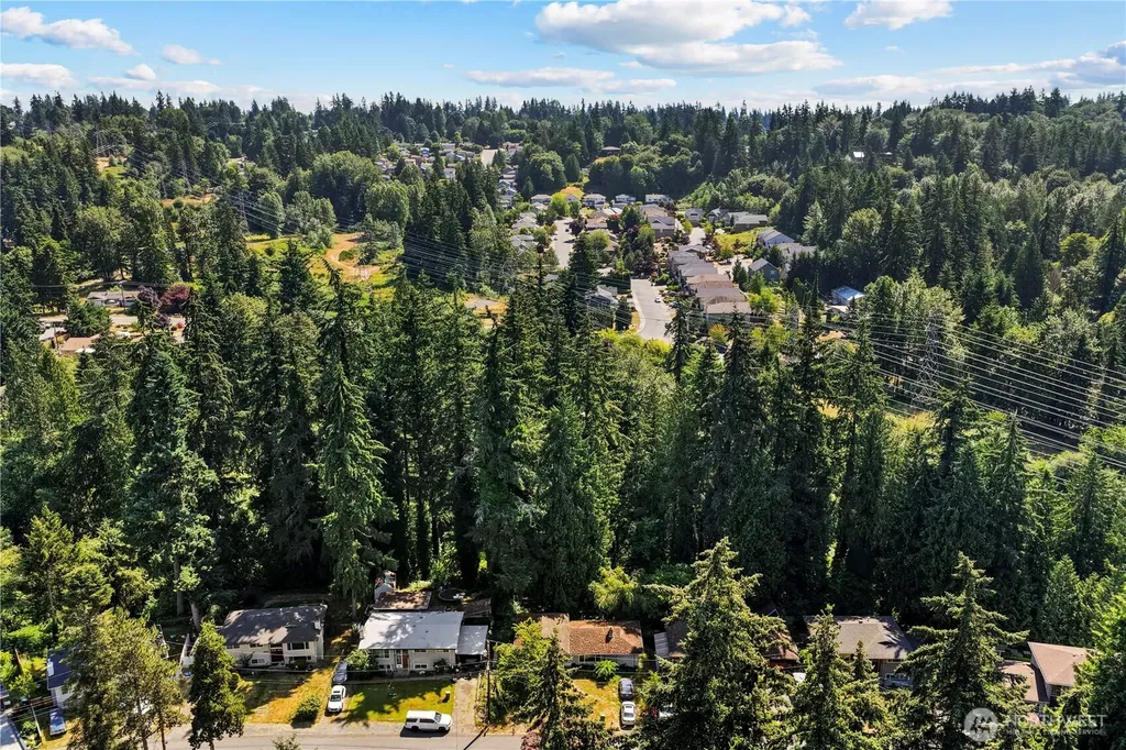 21515 16th Place W Lynnwood WA 98036