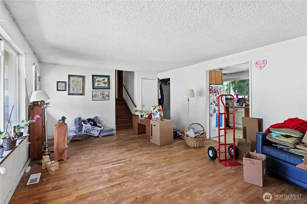 21515 16th Place W Lynnwood WA 98036