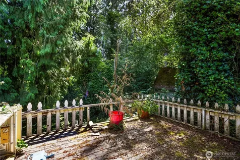 21515 16th Place W Lynnwood WA 98036