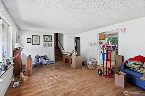 21515 16th Place W Lynnwood WA 98036