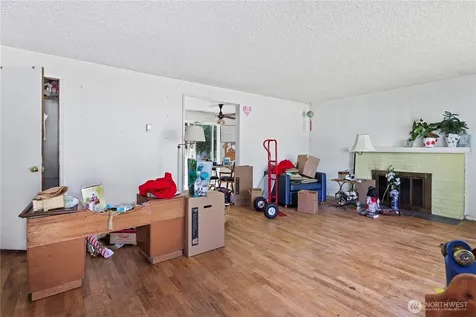 21515 16th Place W Lynnwood WA 98036