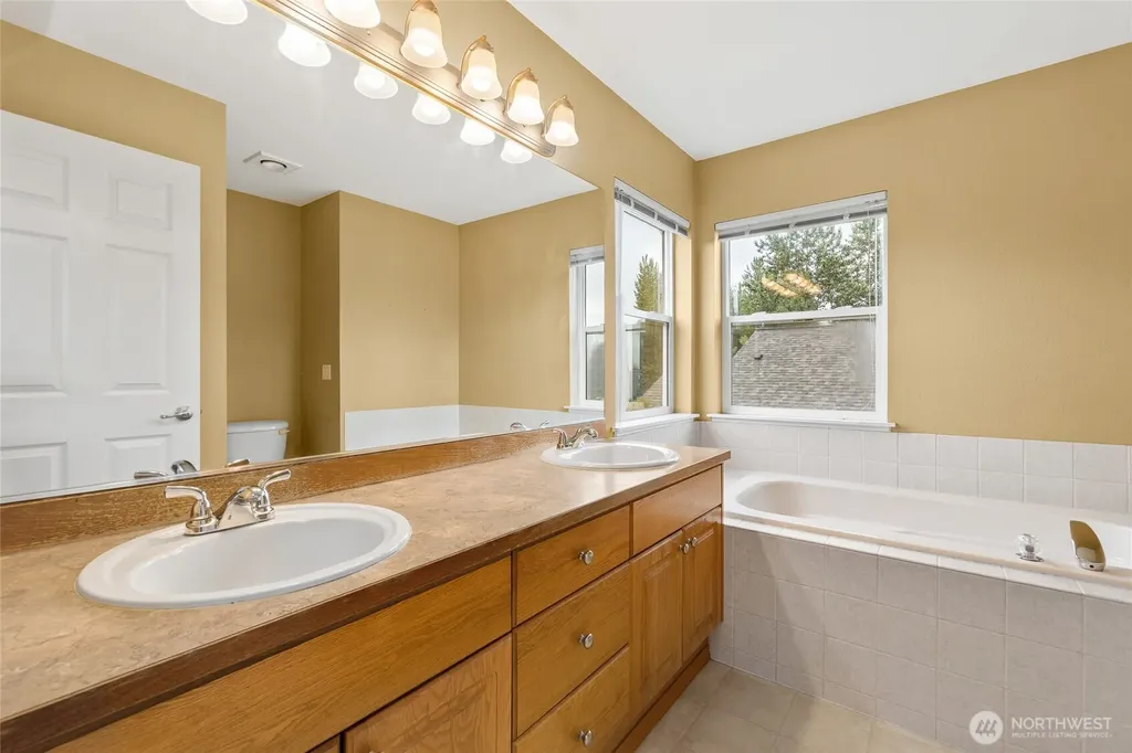 21017 Springhaven Way E Bonney Lake WA 98391