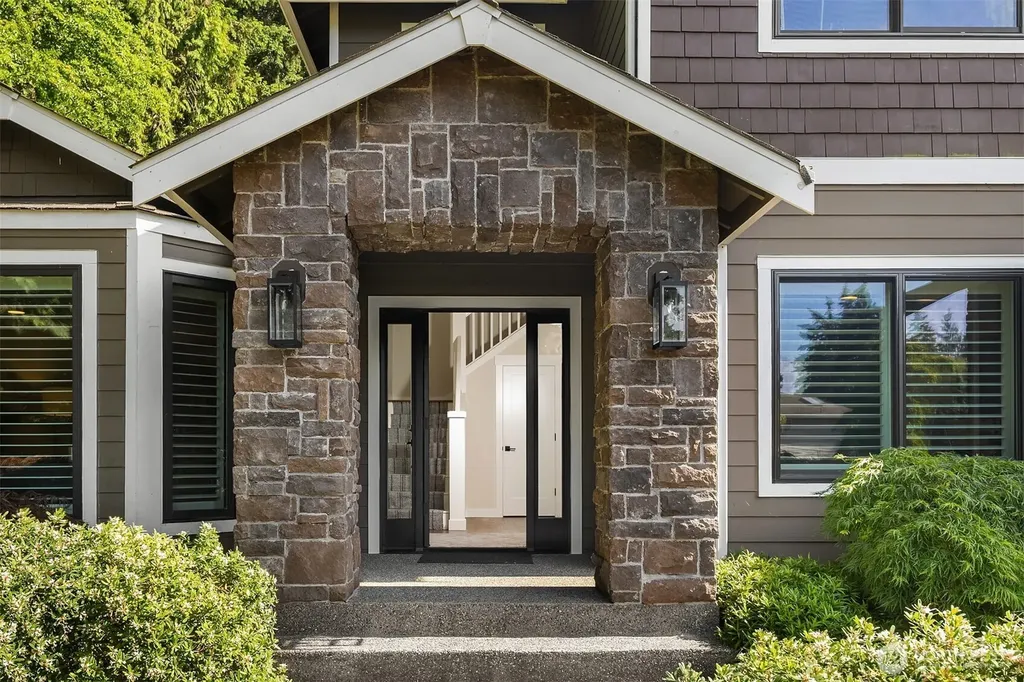 8902 196th Street SW Edmonds WA 98026