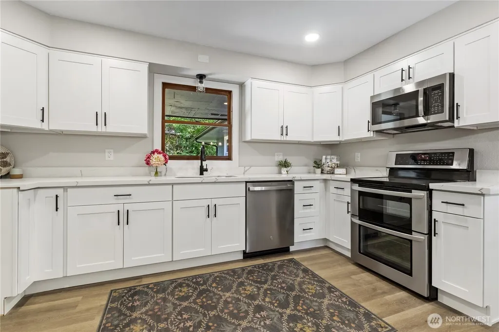 3595 NW Boundary Trail Bremerton WA 98312
