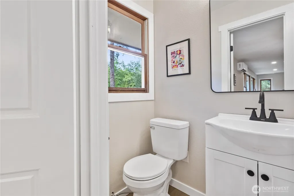 3595 NW Boundary Trail Bremerton WA 98312
